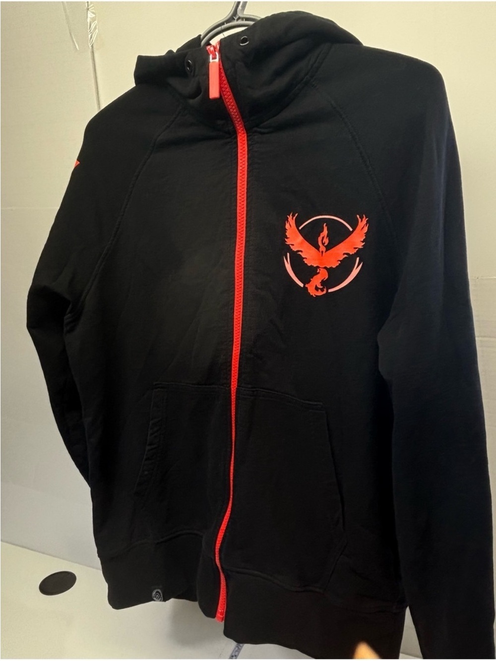 Pokémon Center Team Valor
Black Red Full Zip Hoodie Jacket Adult UNISEX Medium - Picture 5 of 6
